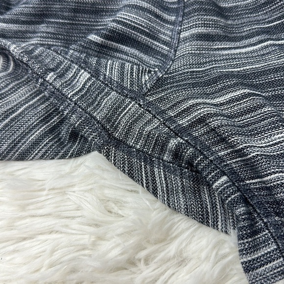 Lululemon Align Crop 21" *Cross Waist Mini Space Dye Herringbone Heathered Black - Picture 3 of 5